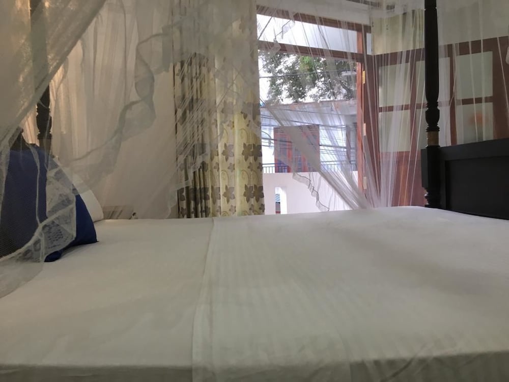 Deluxe Double Room, 1 Queen Bed, City View photo 2