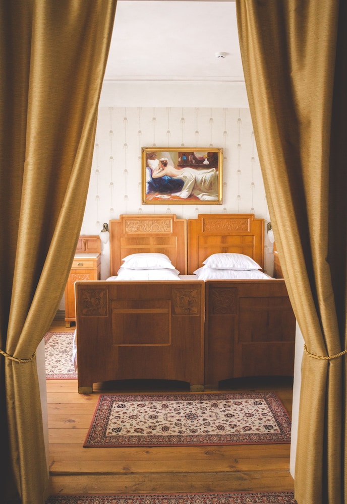 Deluxe Suite - Photo 1