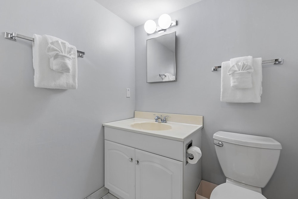 Condo, 1 King Bed with Sofa bed (Ocean Terrace Club 706)