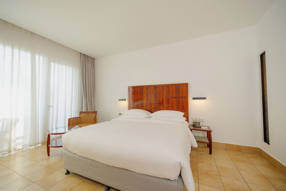 Deluxe Sea View King Bed - Photo 6
