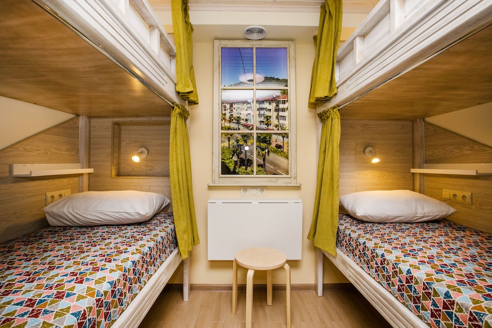 Shared Dormitory, Women only photo 1