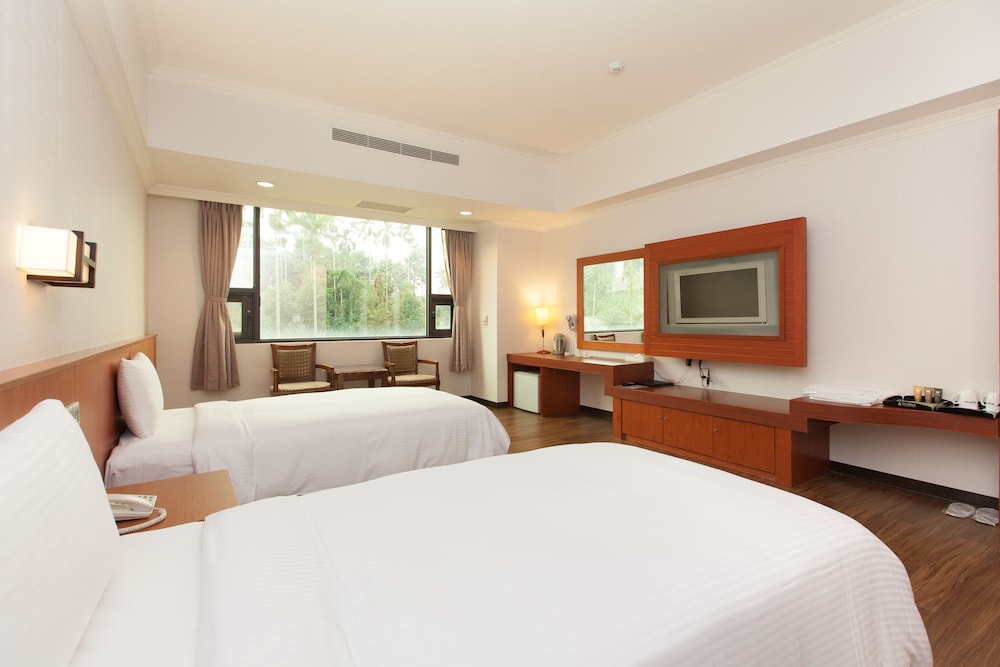Standard Twin Room, 2 Twin Beds photo 2