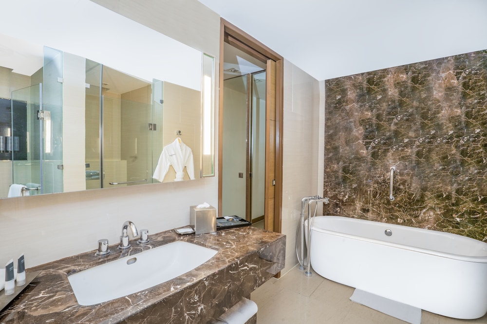 Junior Suite, 1 King Bed - Photo 2
