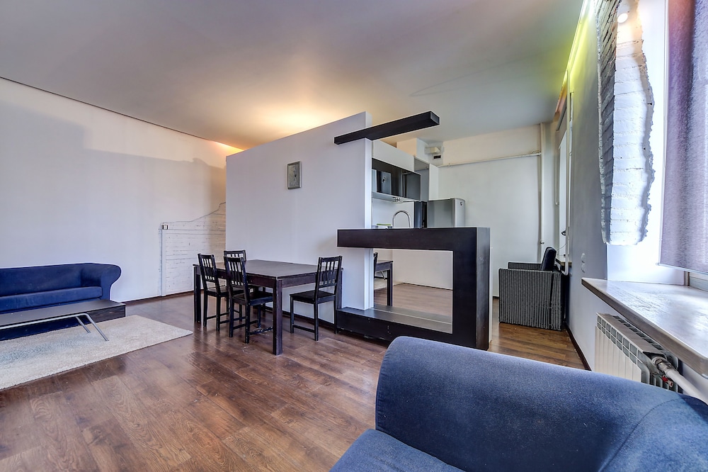Apartment, 1 Bedroom (Karavannaya Ulitsa, 5)