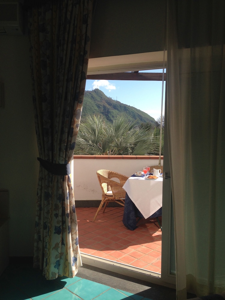 Superior Double or Twin Room - Photo 6