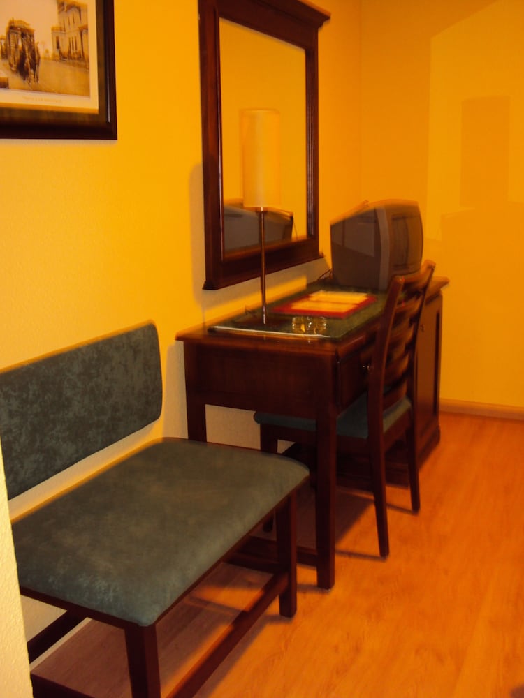 Single Room photo 2