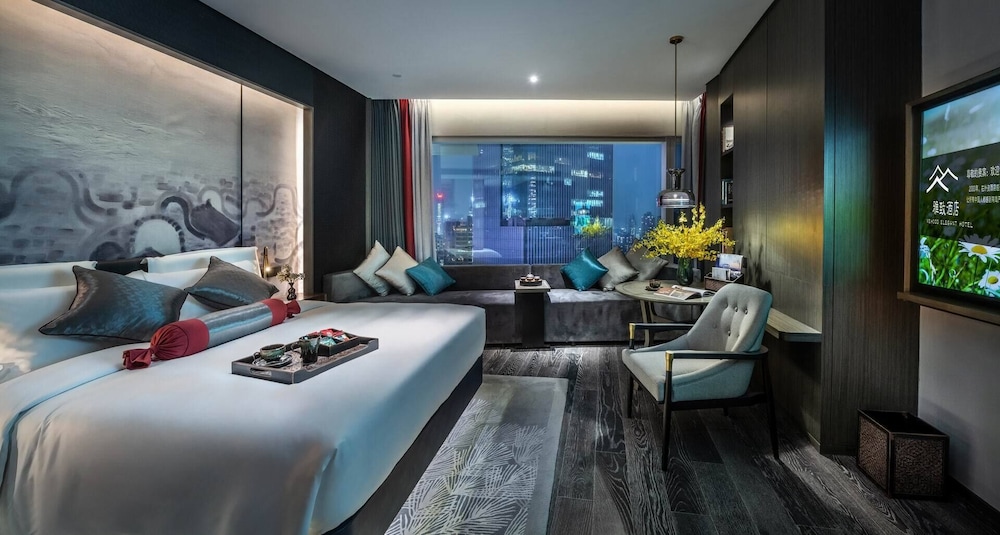 City View King Room