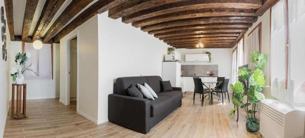Apartment photo 1