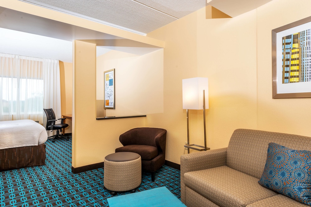 Room, 2 Queen Beds - Photo 4