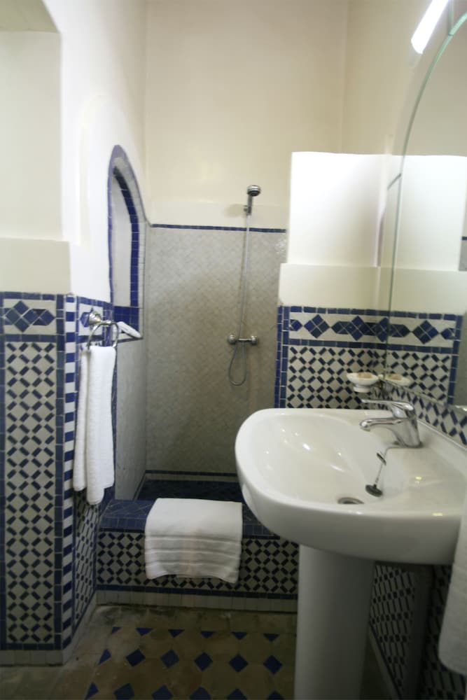Senior Suite - Photo 19