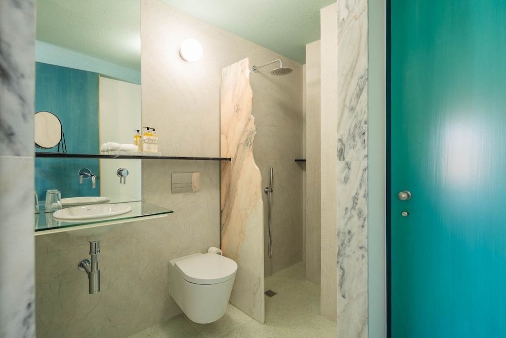 Studio Suite photo 3