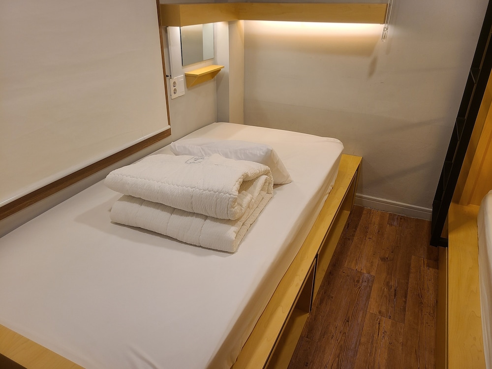 502 (Private Room) - Photo 1