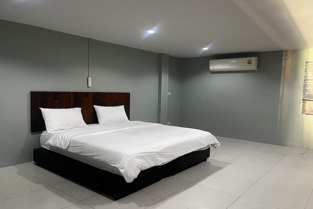 Standard Double Room, City View - Photo 10