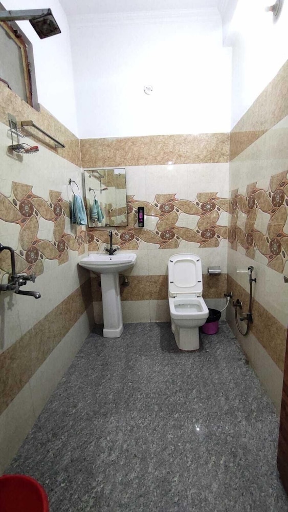 Double Room - Photo 5