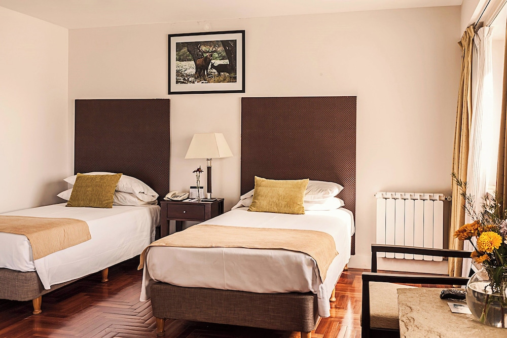 Room, 2 Twin Beds (Pool Access) photo 1