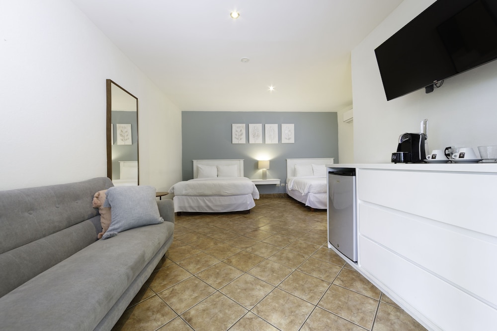 Deluxe Room, Multiple Beds