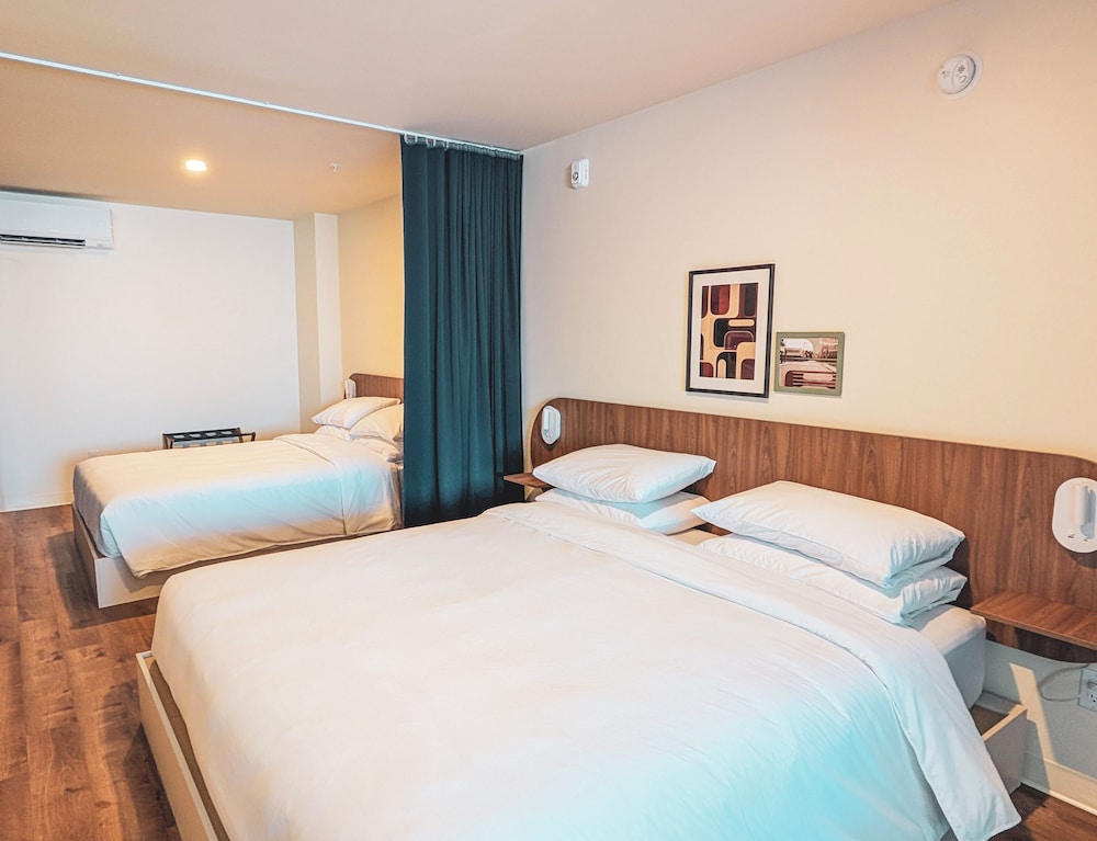 Deluxe Studio Suite