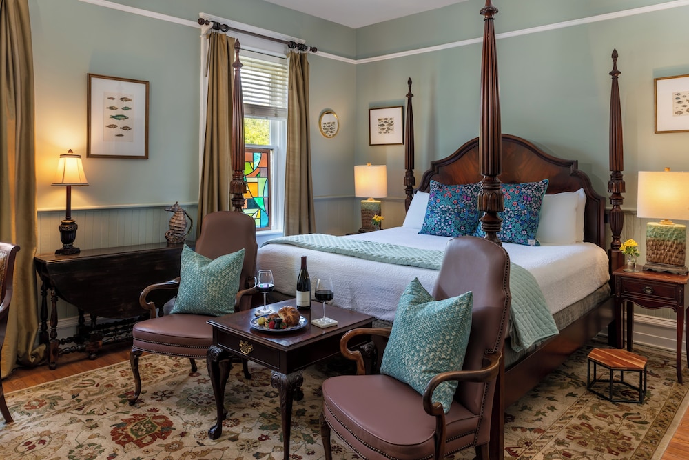 Deluxe Suite, 1 King Bed, Ensuite (Joseph Hewes Suite)