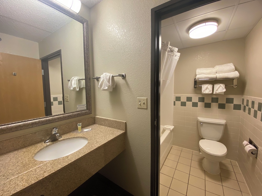 Double Room, 2 Queen Beds photo 2