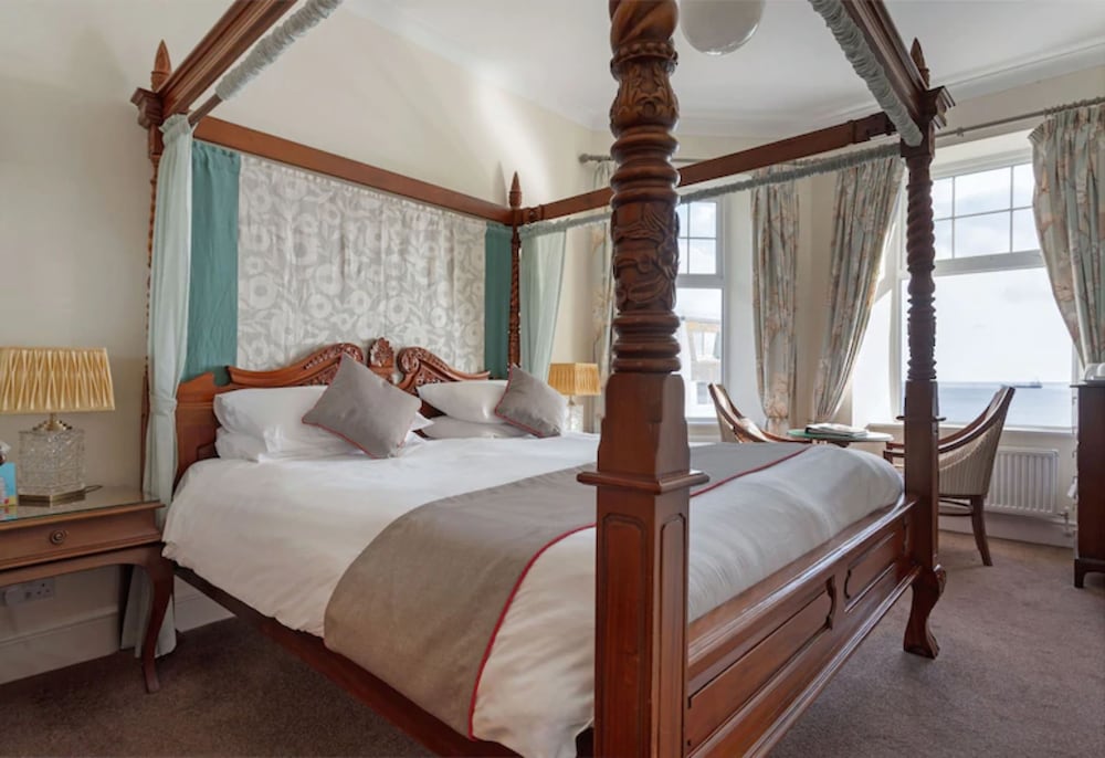 Superior Double Room, Ensuite, Sea View (with bath or shower) - Photo 9