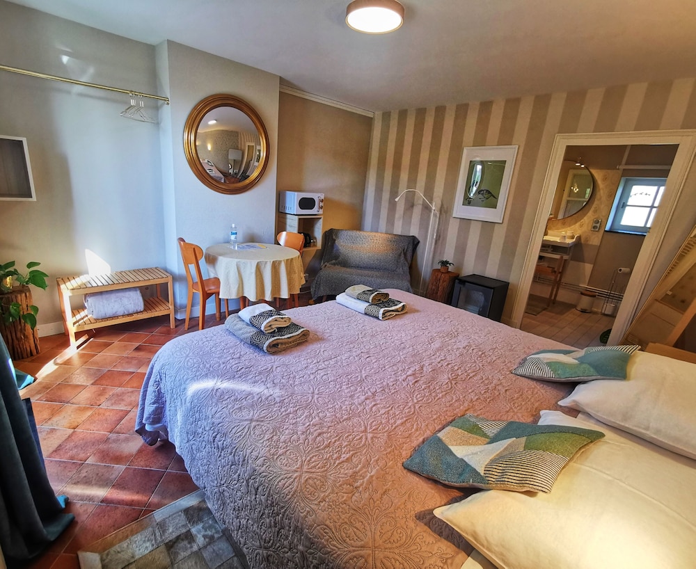 Double or Twin Room - Photo 3