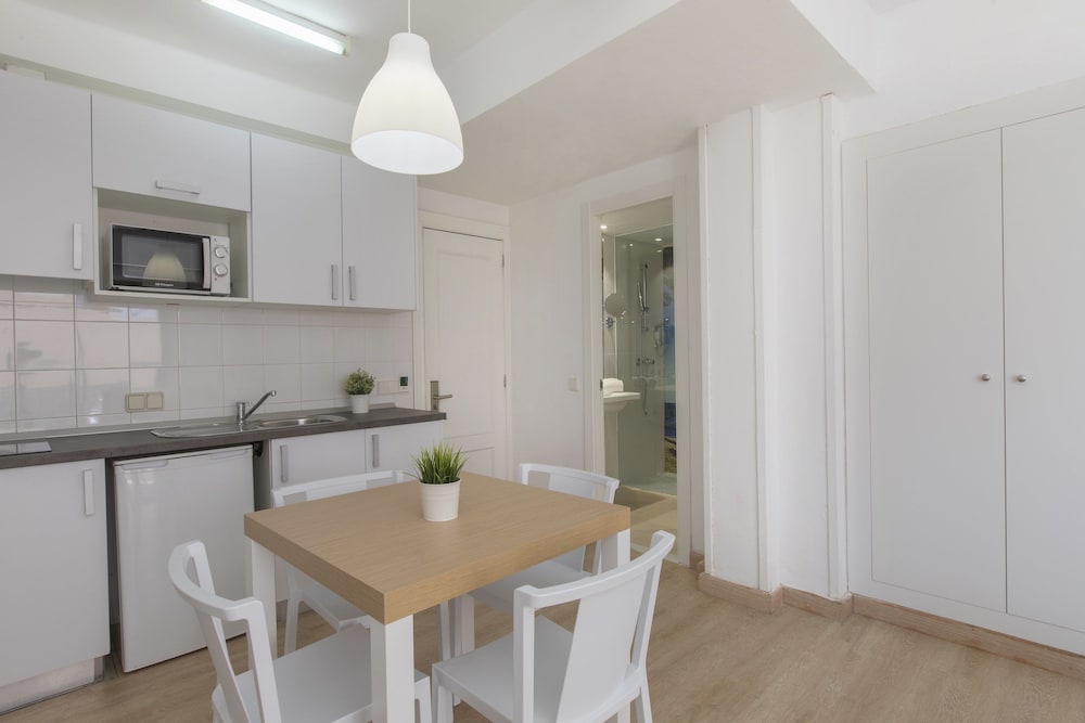 Apartment, 1 Bedroom, Balcony (Double) - Photo 3
