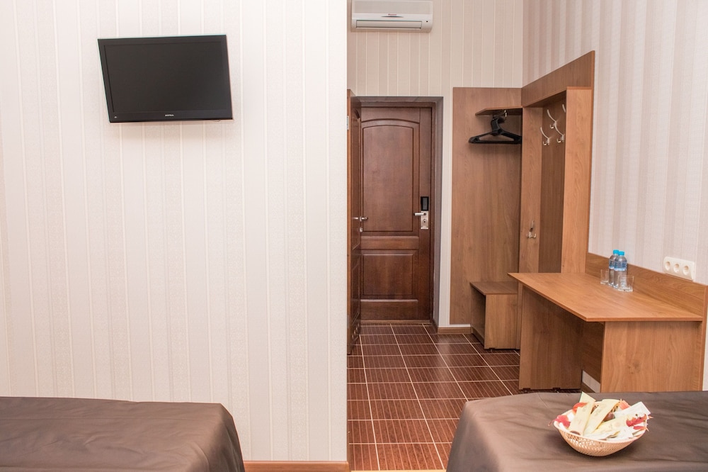 Standard Twin Room, Park View photo 3