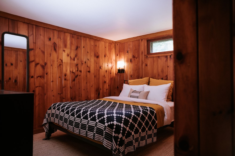2 Bedroom photo 2