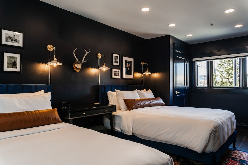 Design Double Room, 2 Queen Beds