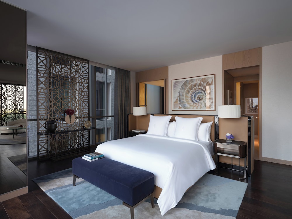 Deluxe Suite (Executive)