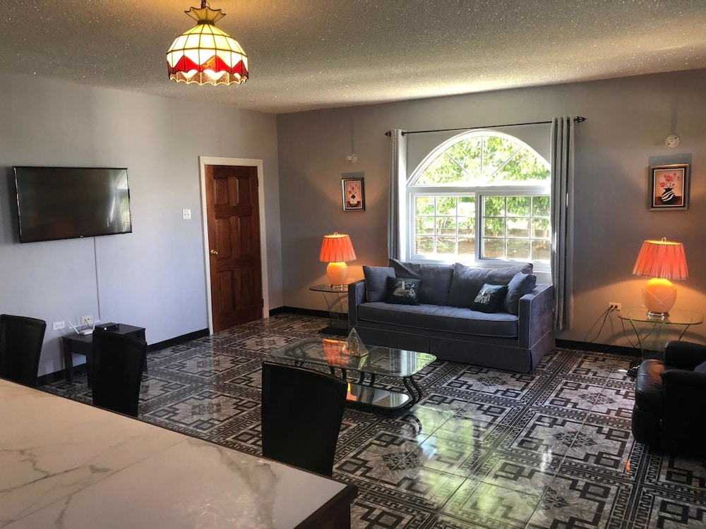 Elite Apartment, 1 Queen Bed with Sofa bed, Non Smoking, Garden View