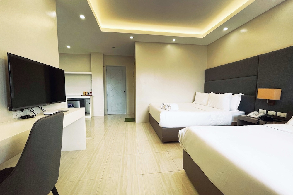 Suite Room - Photo 4