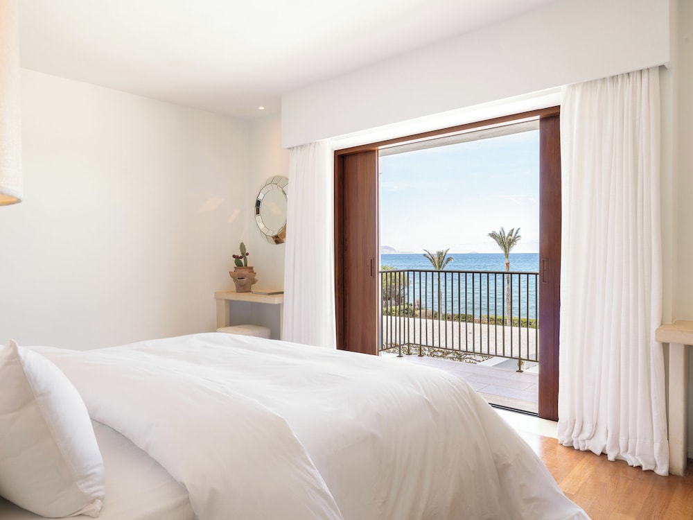 Dream villa with sea view and private pool thumbnail 6