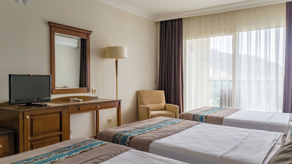Standard Double or Twin Room photo 1