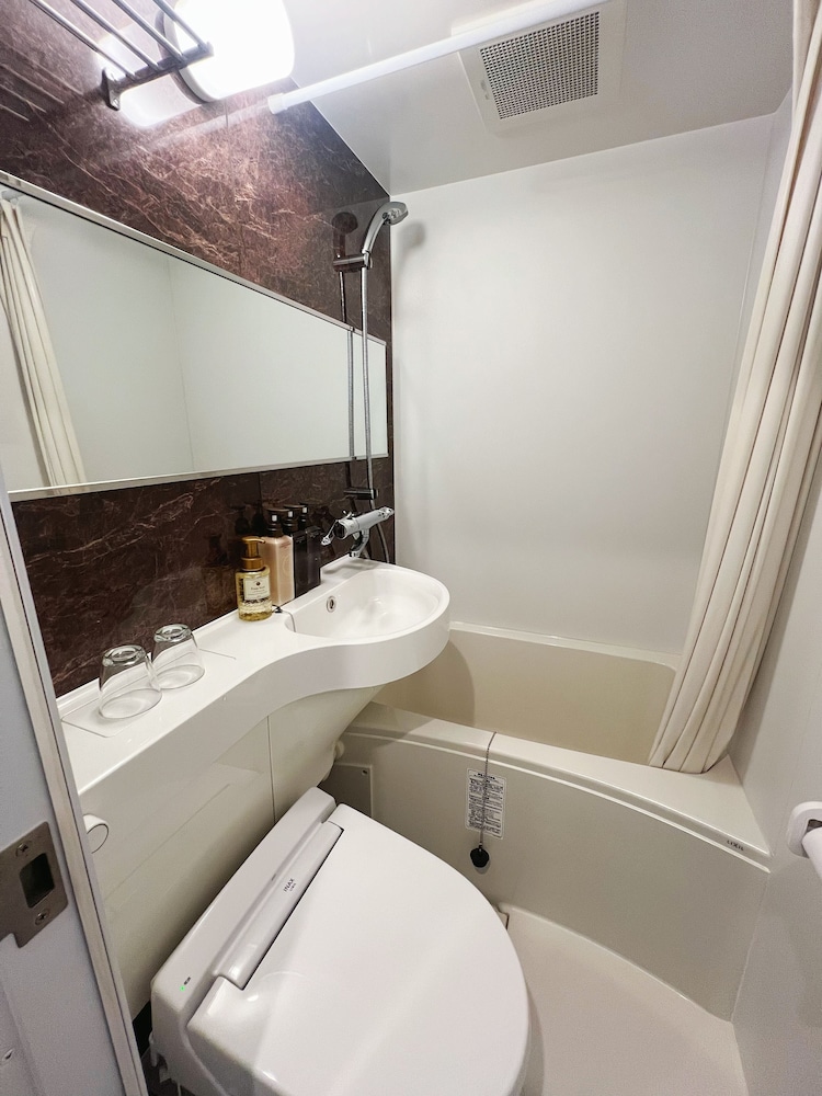 Business Double Room, Private Bathroom, City View photo 2
