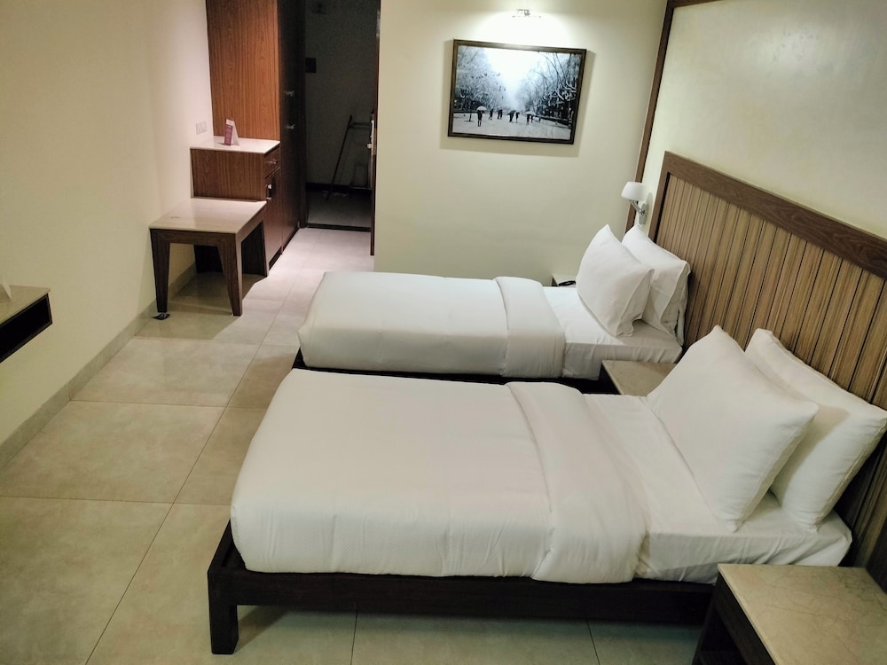 Deluxe Twin Room - Photo 2