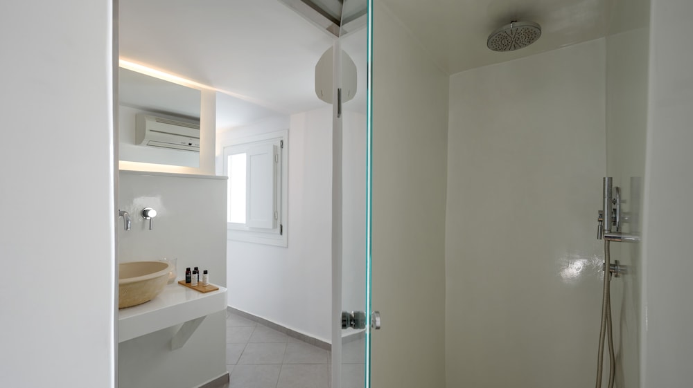 Villa (Caldera View outdoor Jetted tub) - Photo 31