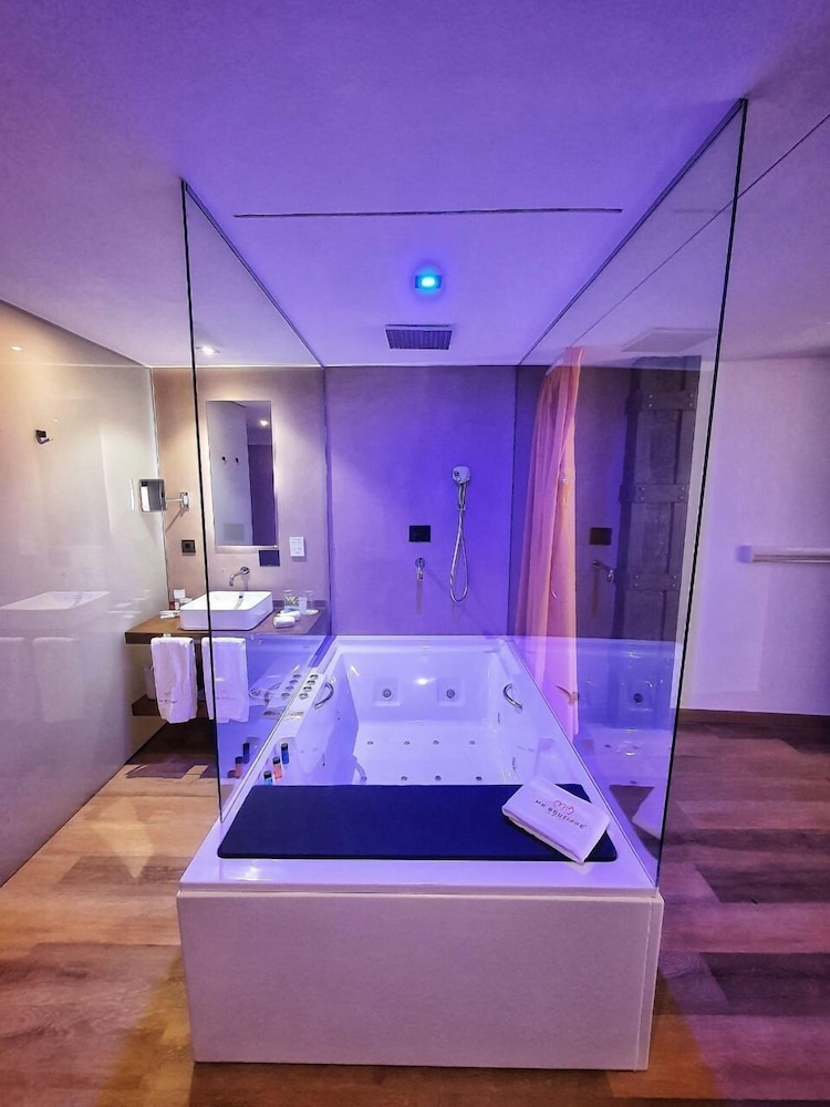 Habitación Doble Superior, 1 Cama King, No Fumadores, Jacuzzi