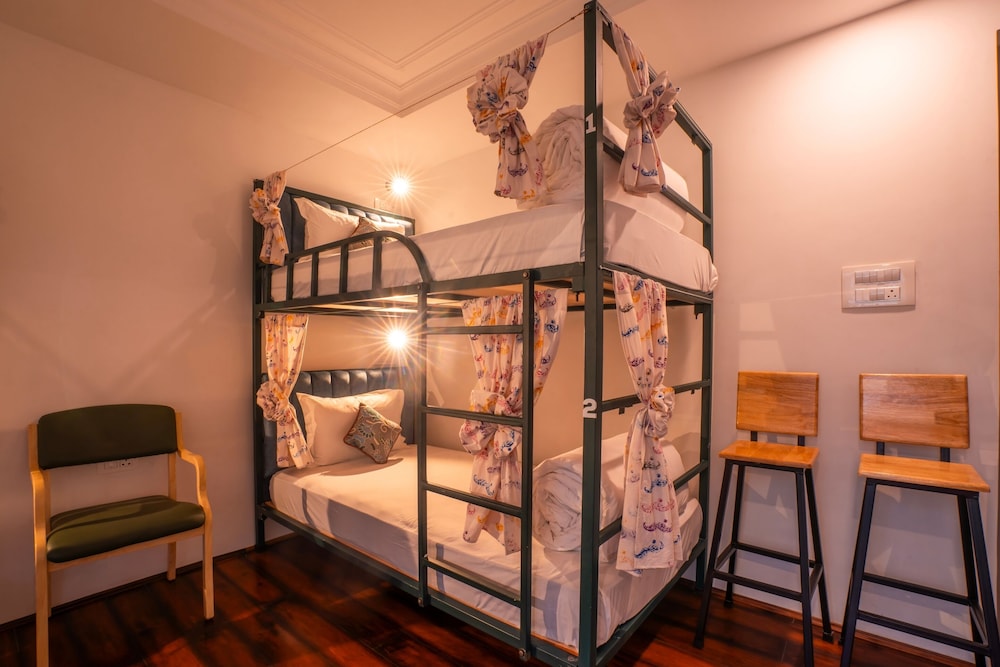 4 bed Mixed dorm photo 2