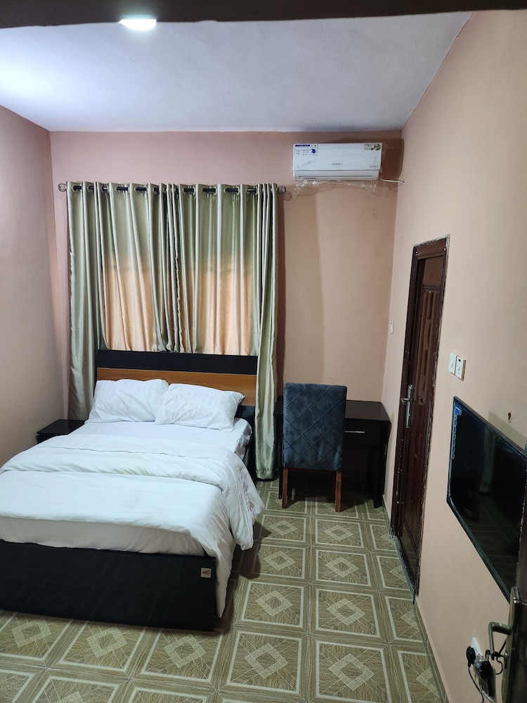 Basic Single Room photo 3