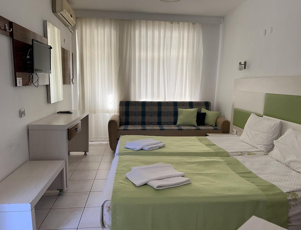 Standard Twin Room photo 2