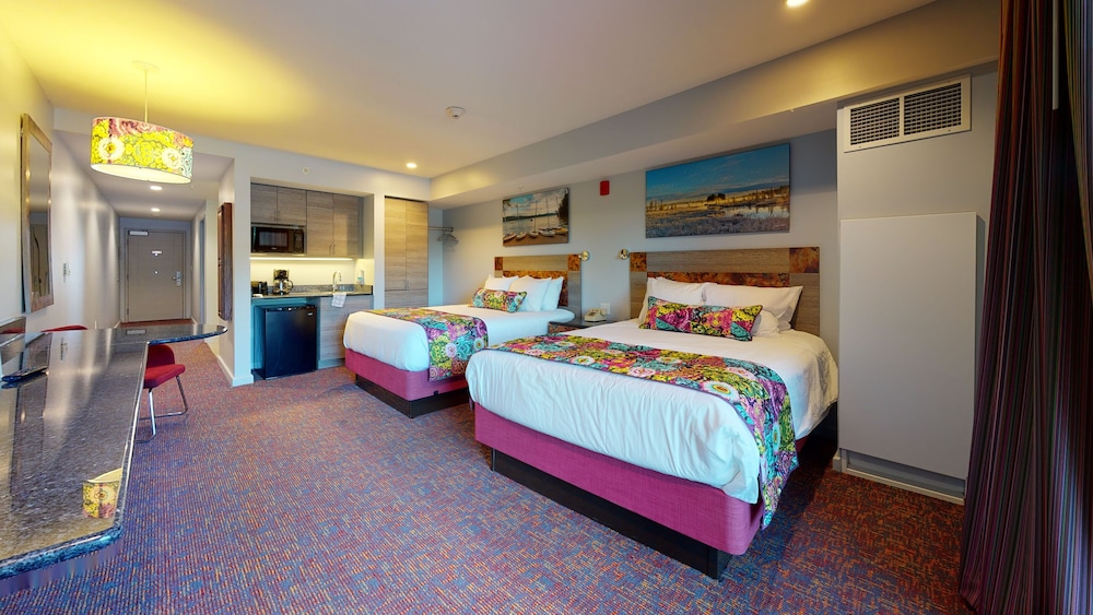 Premier Suite, 2 Bedrooms, Kitchenette photo 2