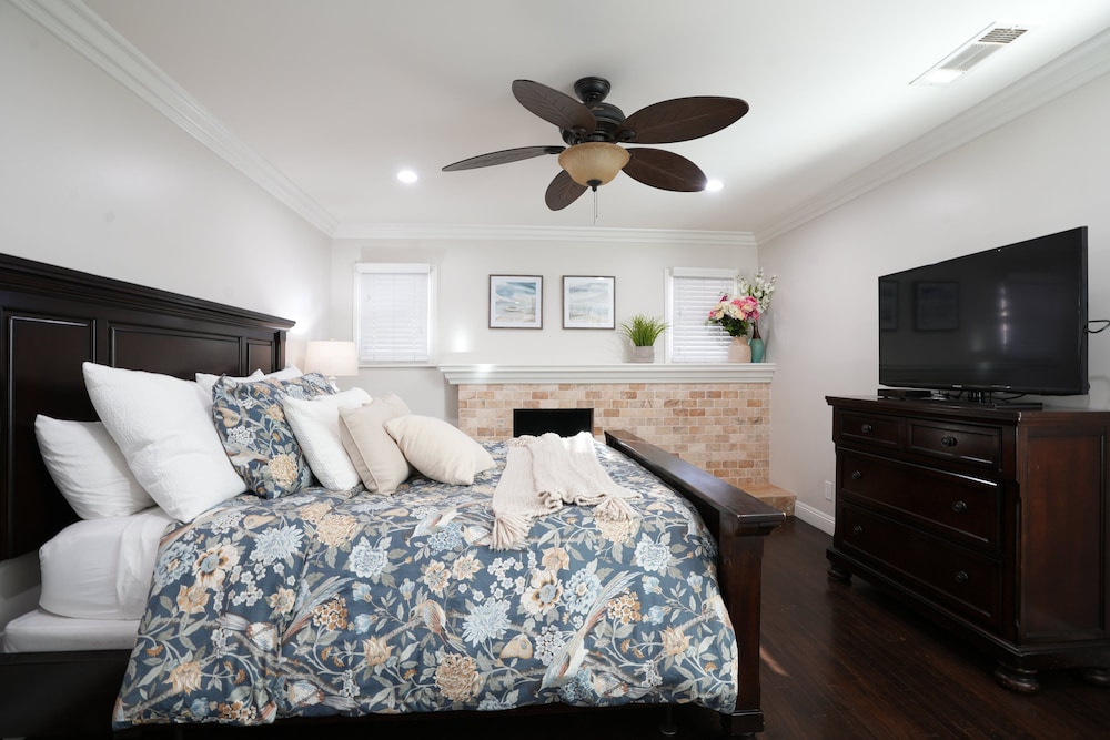 House, Multiple Beds, Pool Access, Pool View (Destination #22)