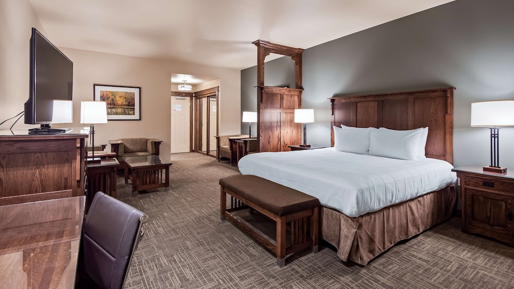 Suite, 1 King Bed, Non Smoking, Balcony