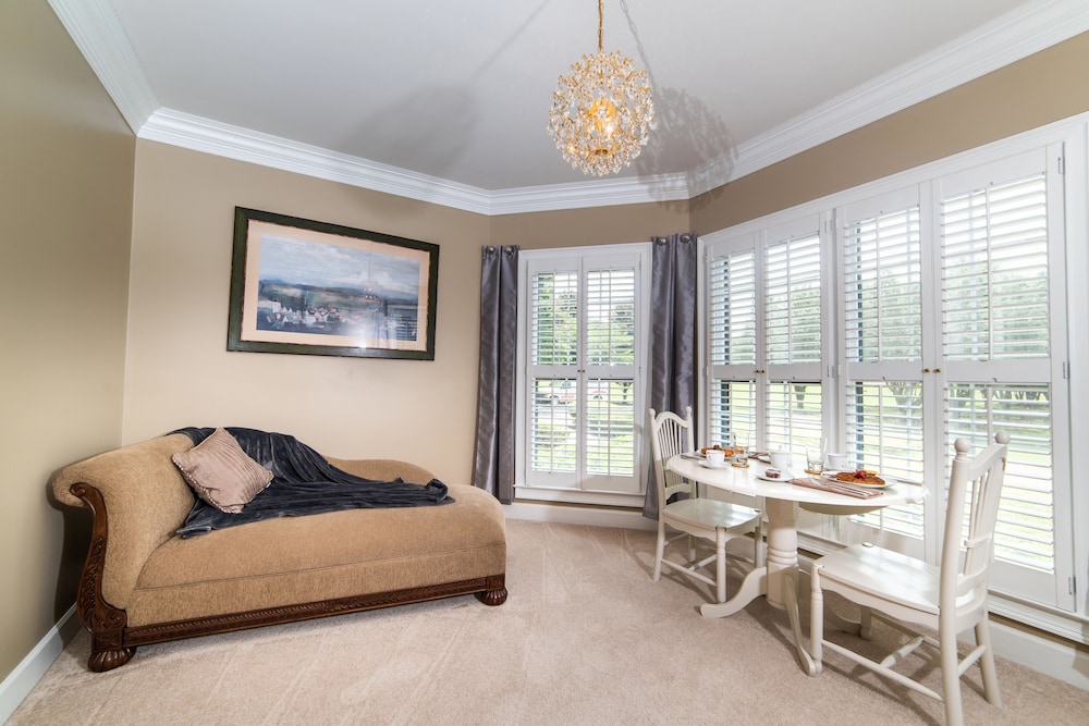 Palo Alto Suite photo 2