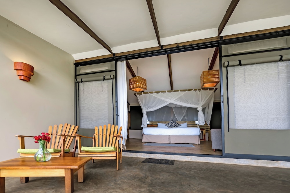 Superior Room, Bathtub, River View photo 1