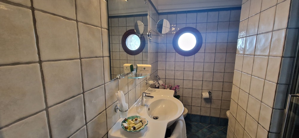 Standard Double Room, Sea View - Photo 3