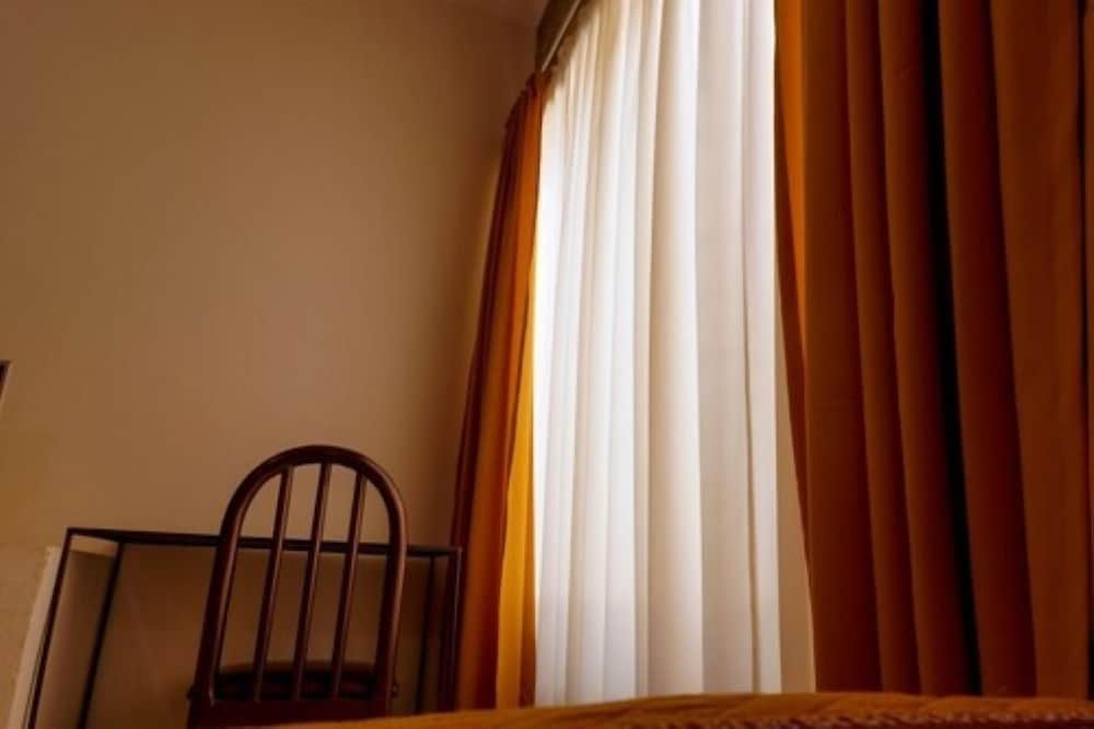 Double Room, 2 Double Beds, Non Smoking photo 1