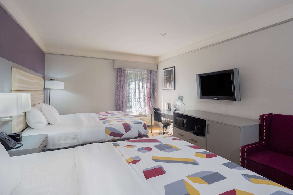 Room, Multiple Beds - Photo 1