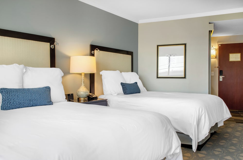 Premier Room, 2 Double Beds (Double-Double) - Photo 4